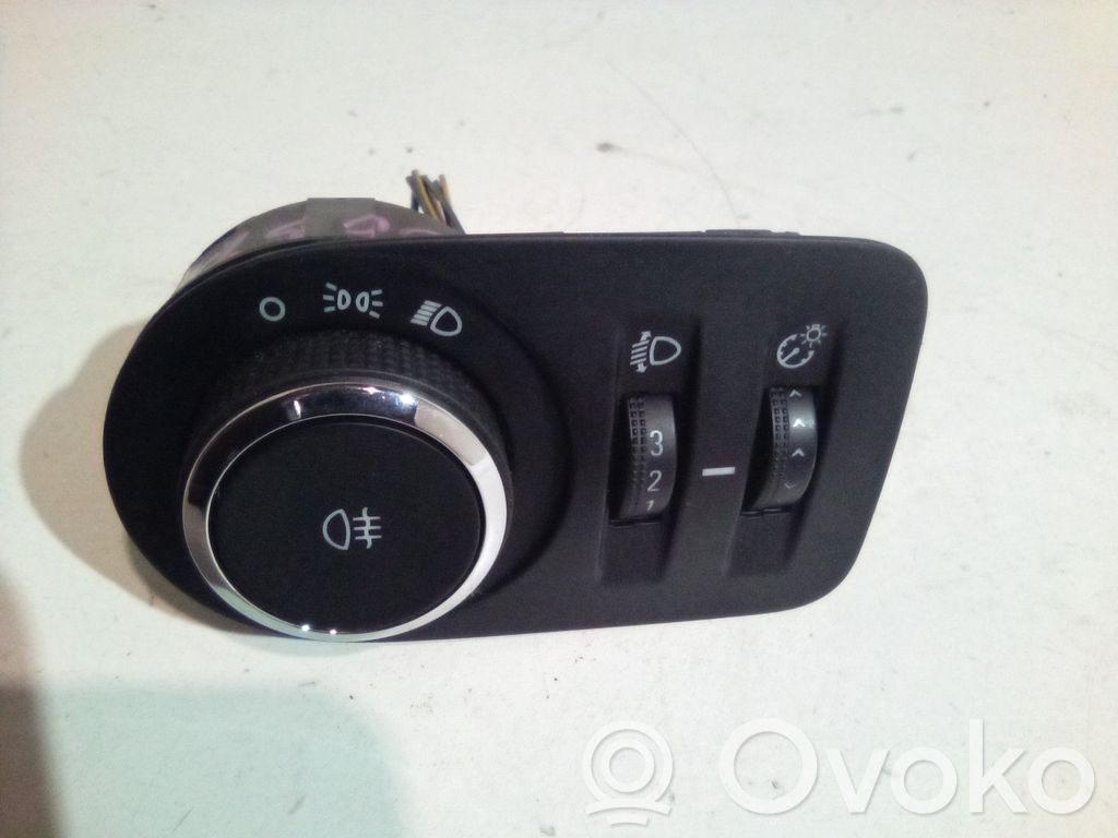 Opel Corsa D Light switch 