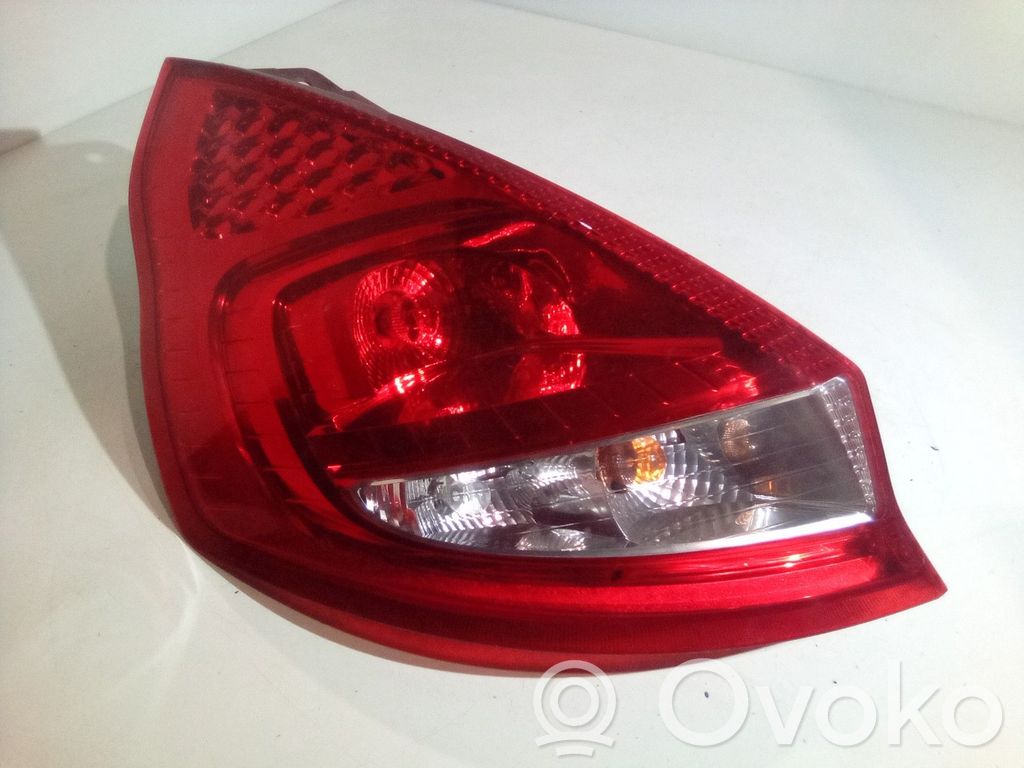 Ford Fiesta Aizmugurējais lukturis virsbūvē 
