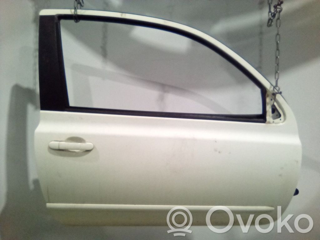 Nissan Micra Puerta delantera 