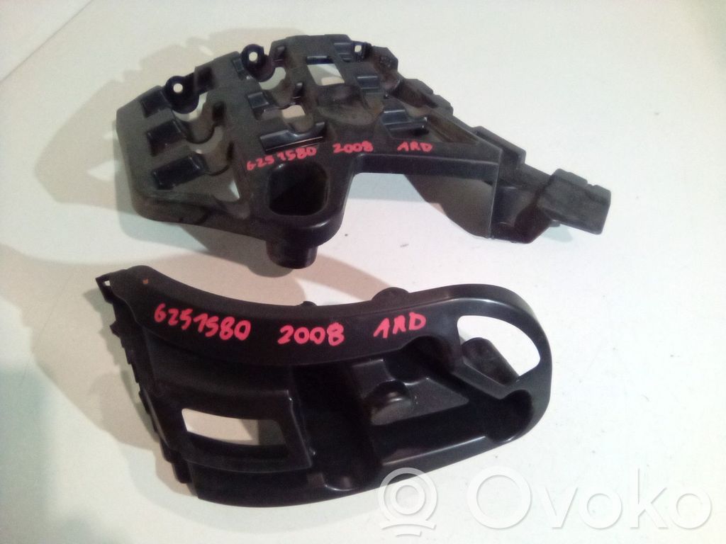 Peugeot 2008 II Soporte de montaje del parachoques trasero 