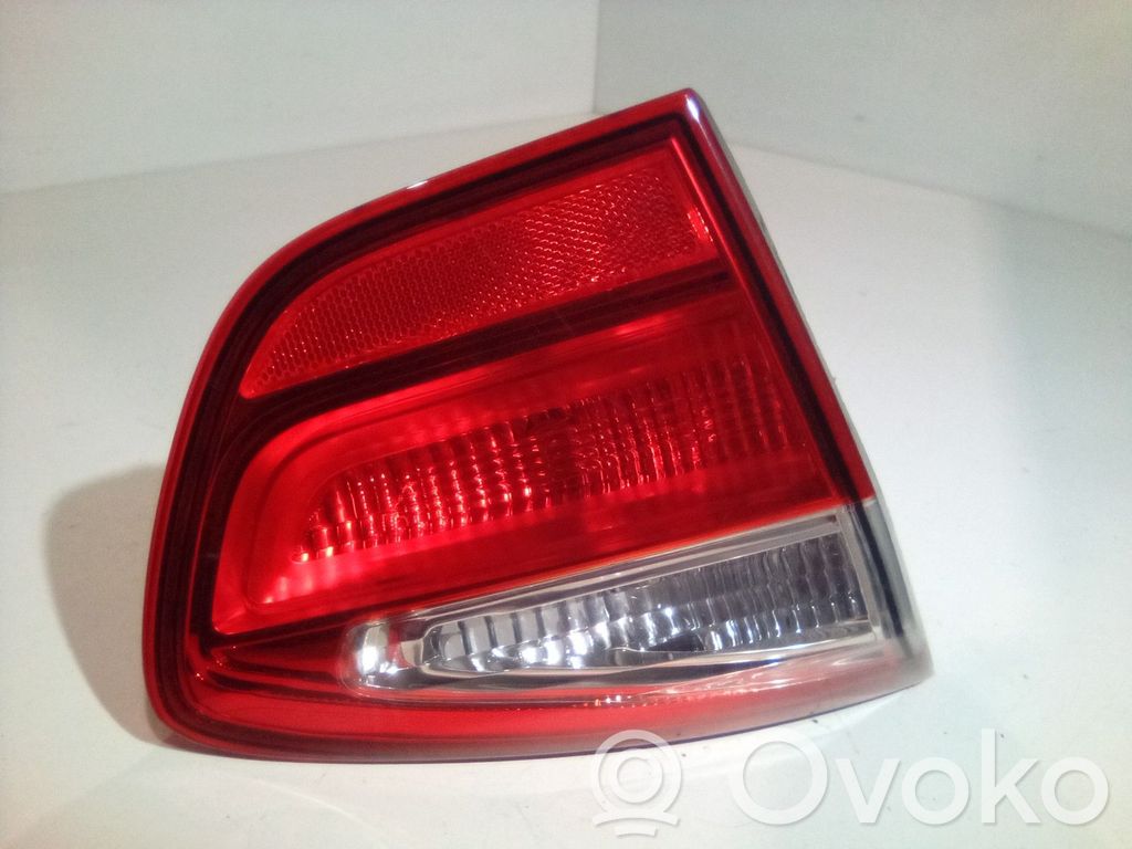 KIA Rio Galinis žibintas dangtyje 