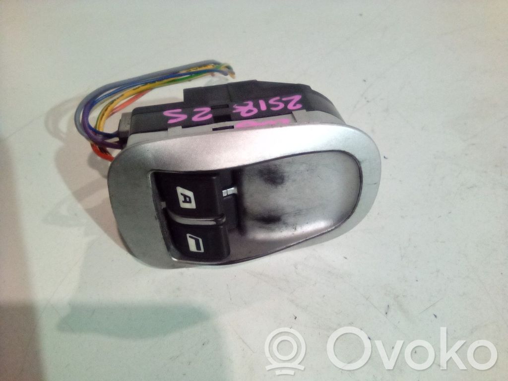 Peugeot 206+ Electric window control switch 