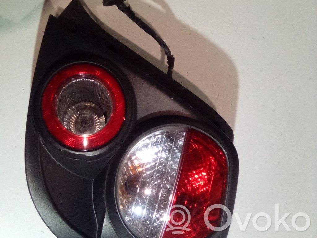 Chevrolet Aveo Aizmugurējais lukturis virsbūvē 
