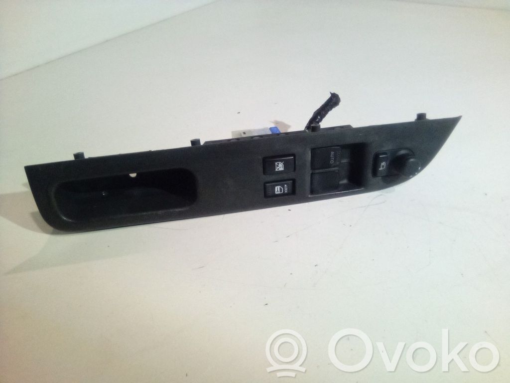 Suzuki SX4 Electric window control switch 