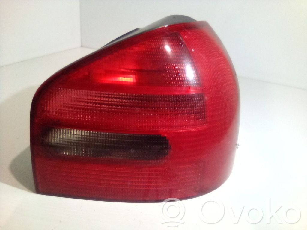 Takavalot   8L0945096A