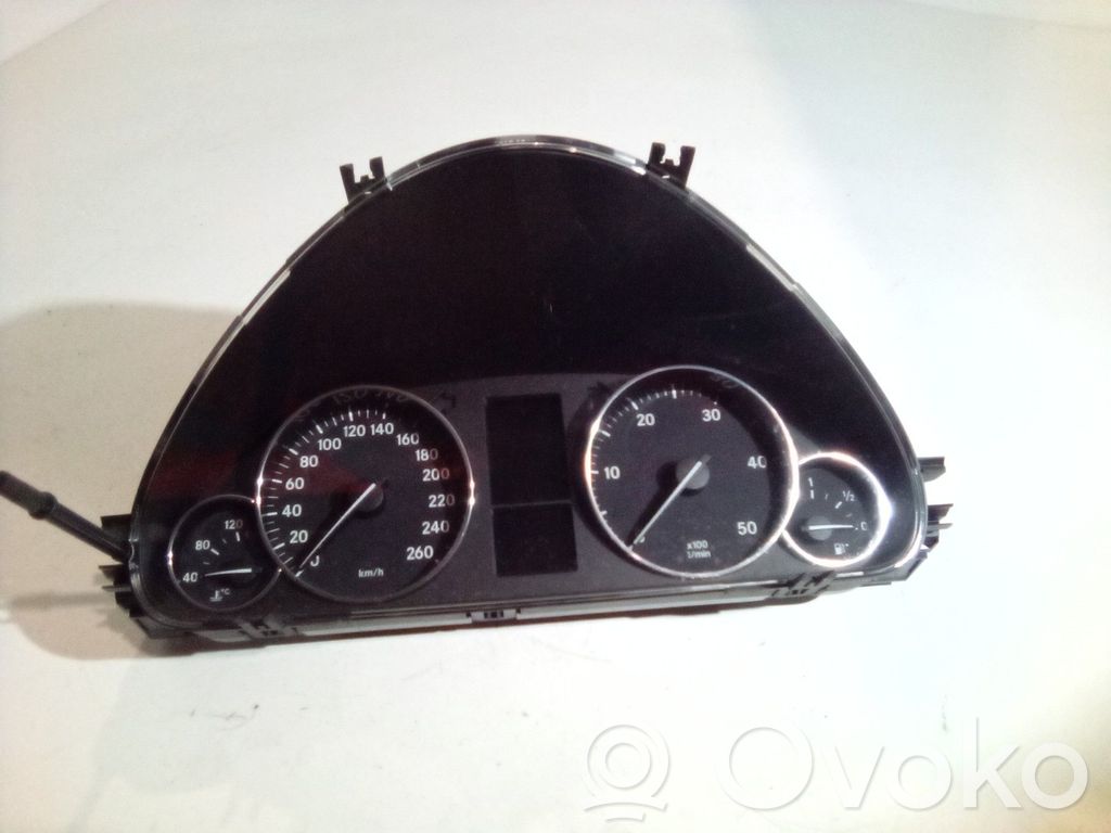Mercedes-Benz C W203 Licznik / Prędkościomierz 