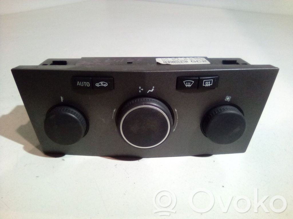 Opel Astra H Climate control unit 