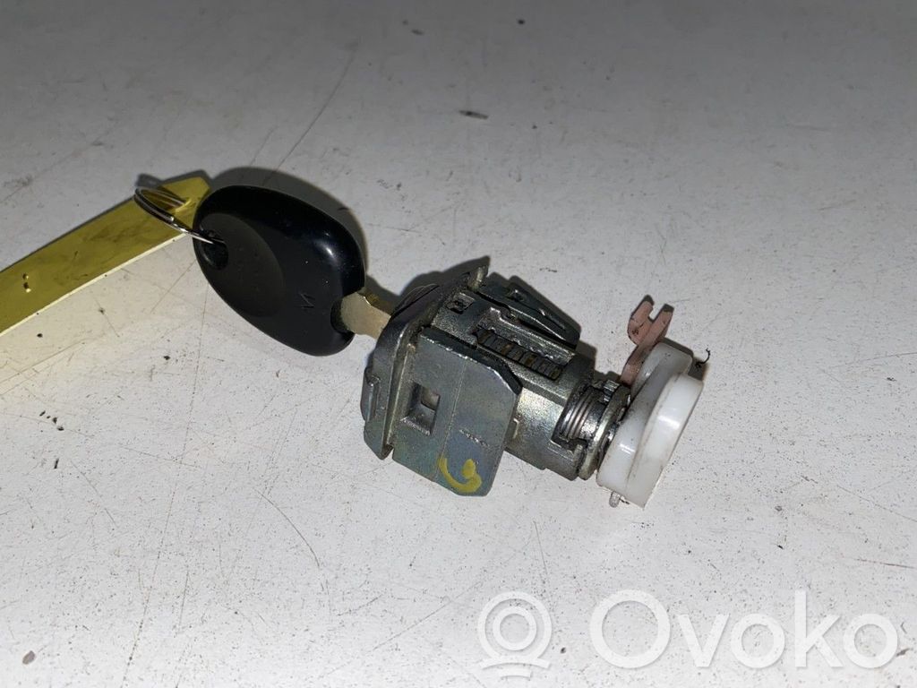 KIA Picanto Front door lock (next to the handle) 
