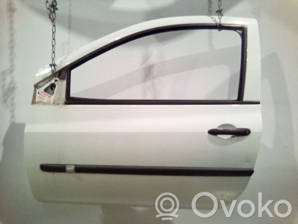 Renault Clio III Puerta delantera 