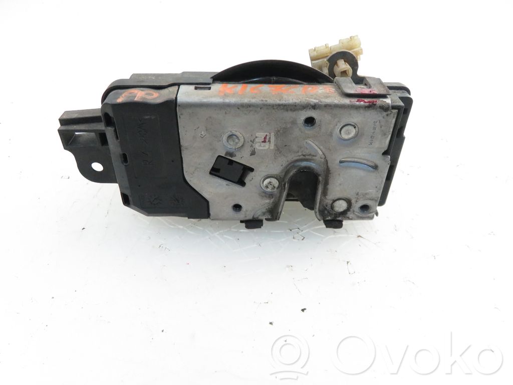 Opel Astra H Priekšpusē slēdzene 