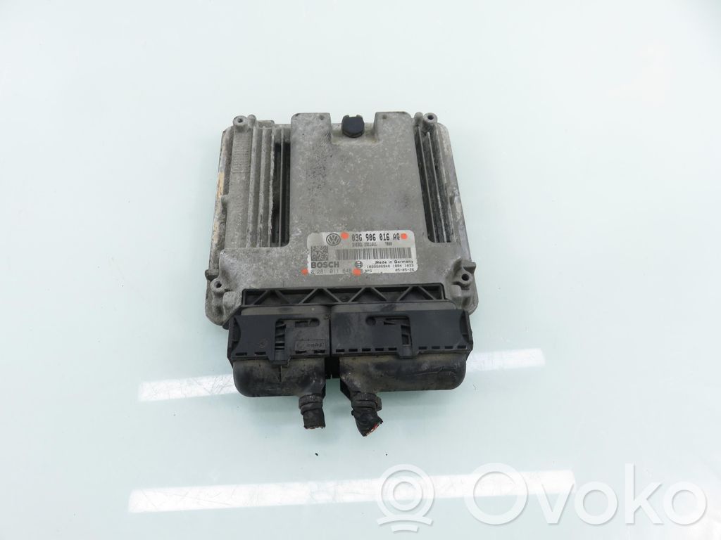 Volkswagen Golf V Engine control unit/module 