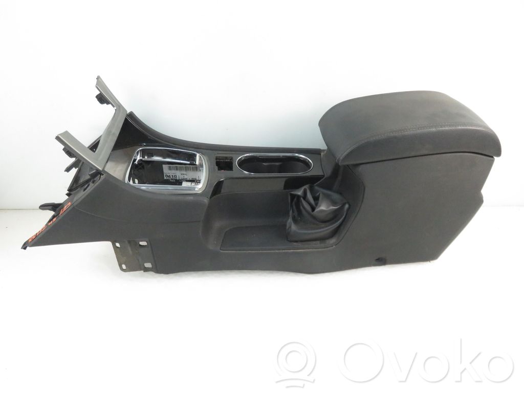 Ford Mondeo MK IV Reposabrazos 