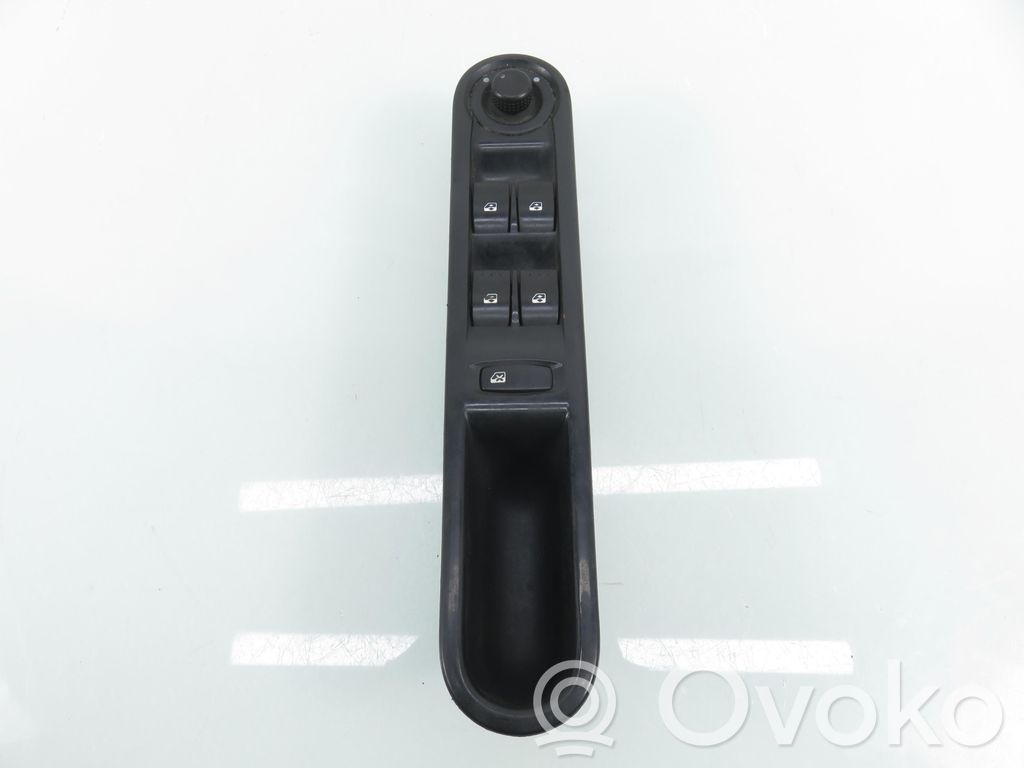 Electric window control switch   8200519359,8200519359