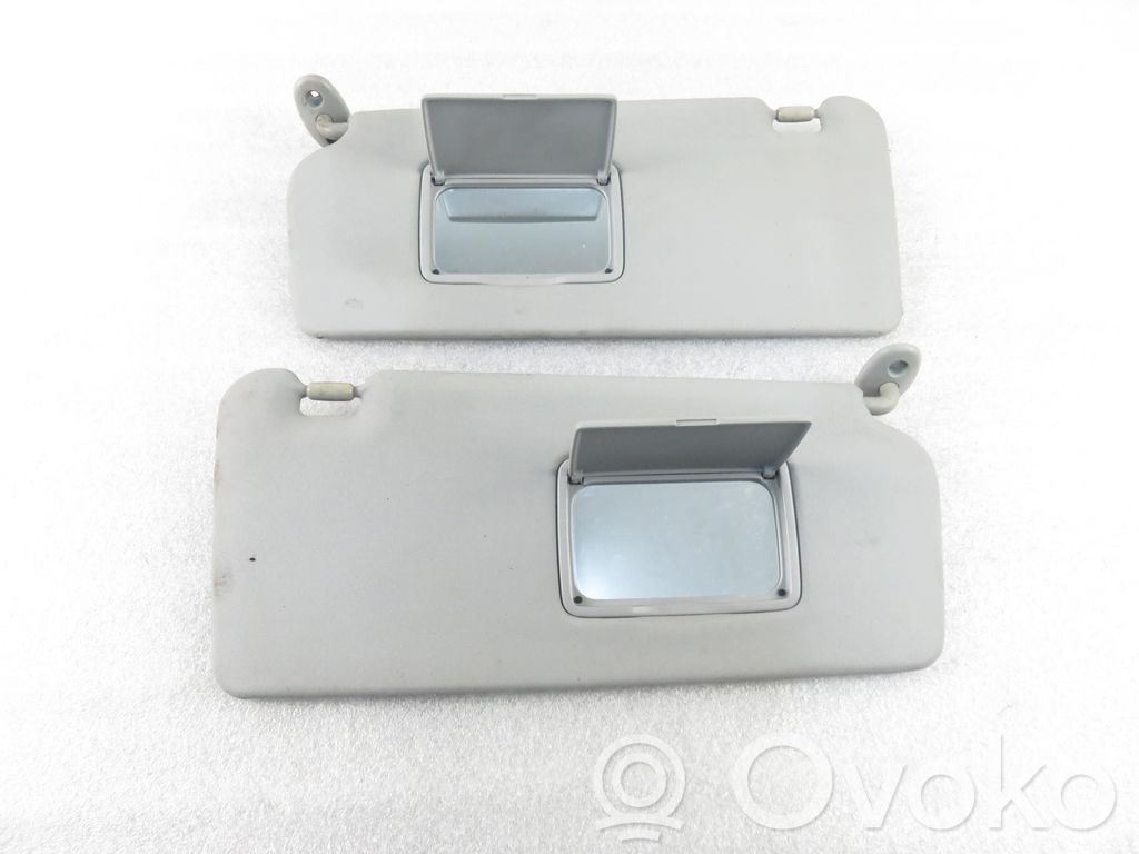 Sun visor clip/hook/bracket