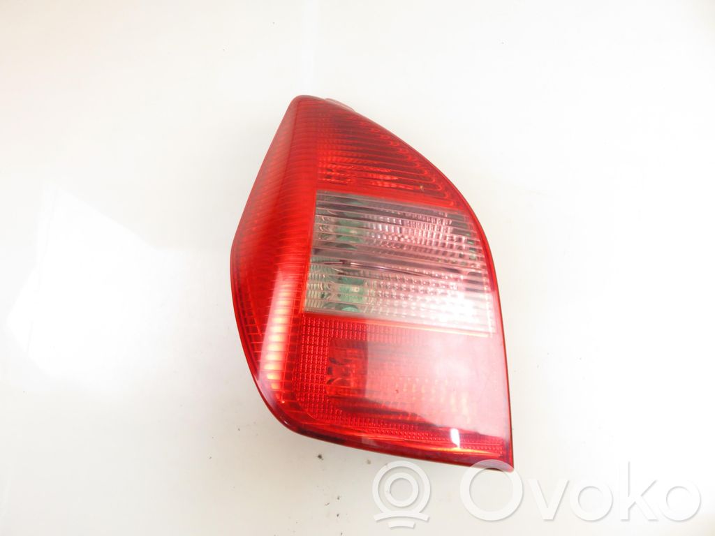 Citroen C2 Aizmugurējais lukturis virsbūvē 