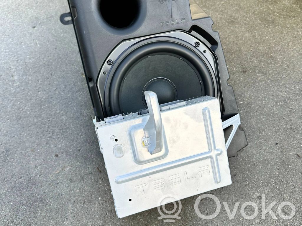 Enceinte subwoofer   107974700D,11019901,07112110N1A