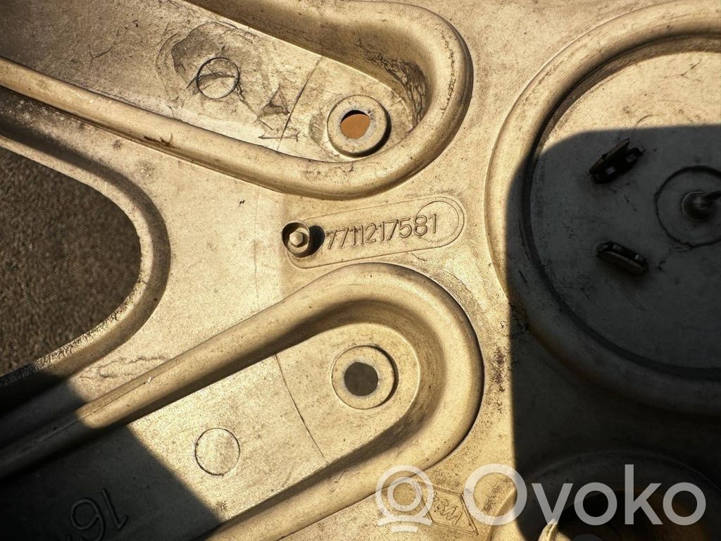R16 riteņa dekoratīvais disks (-i)   7711217581