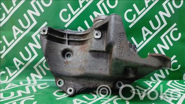 Opel Vectra B Generator/alternator bracket 