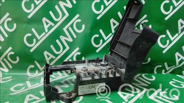 Opel Astra J Módulo de fusible 