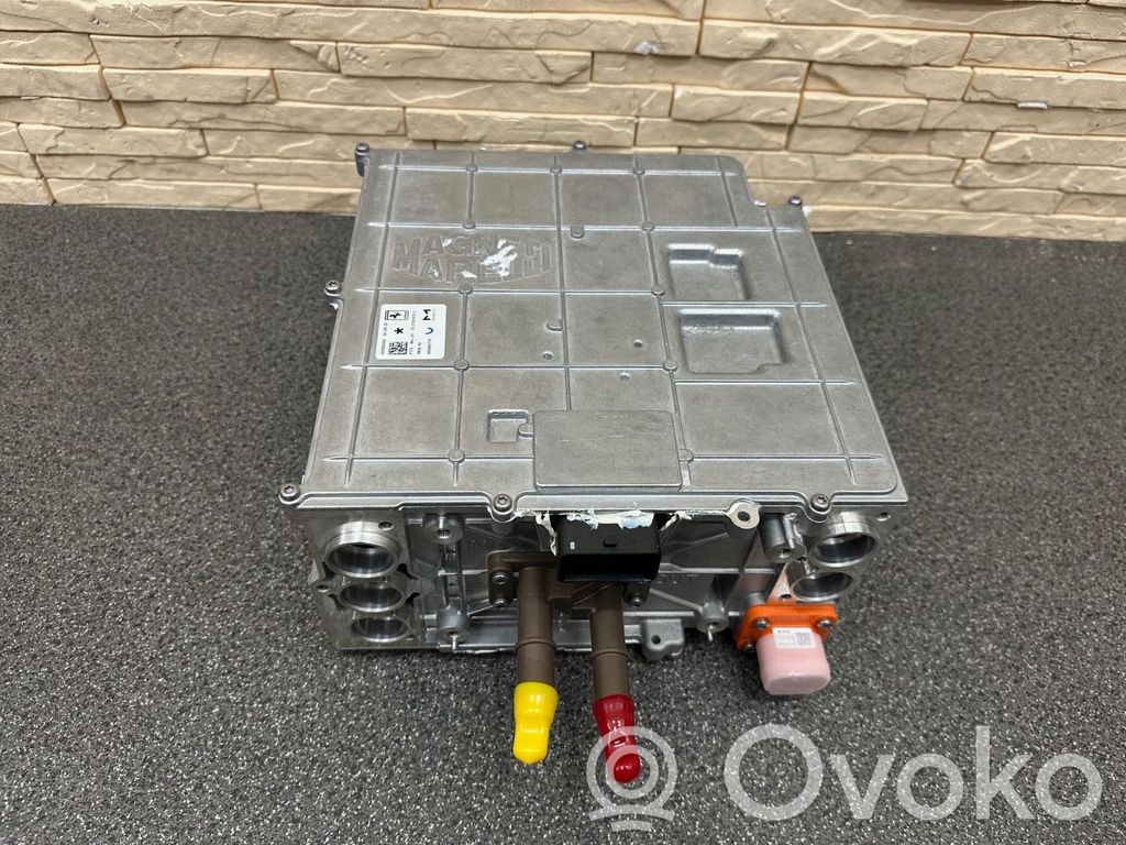 Inversor/convertidor de voltaje   985116