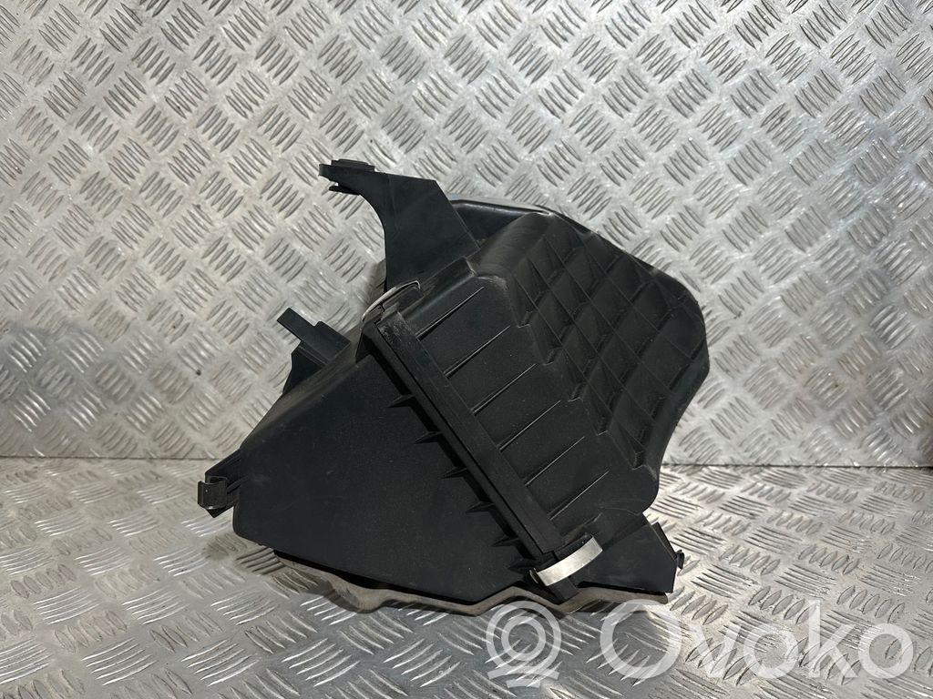 Volkswagen PASSAT B5 Luftfilterkasten 