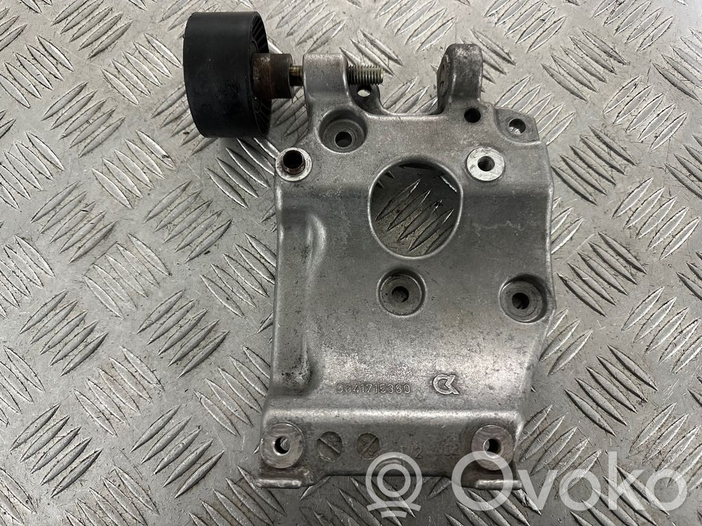 Citroen C3 Generator/alternator bracket 