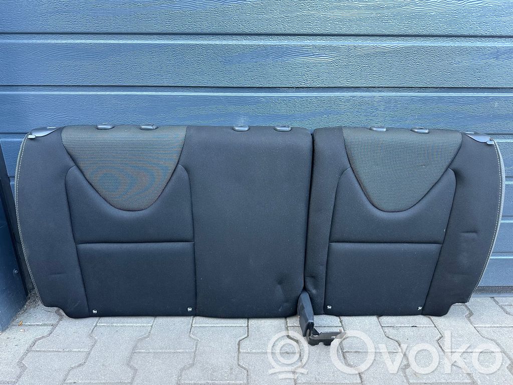 Second row seats   CLIOIV