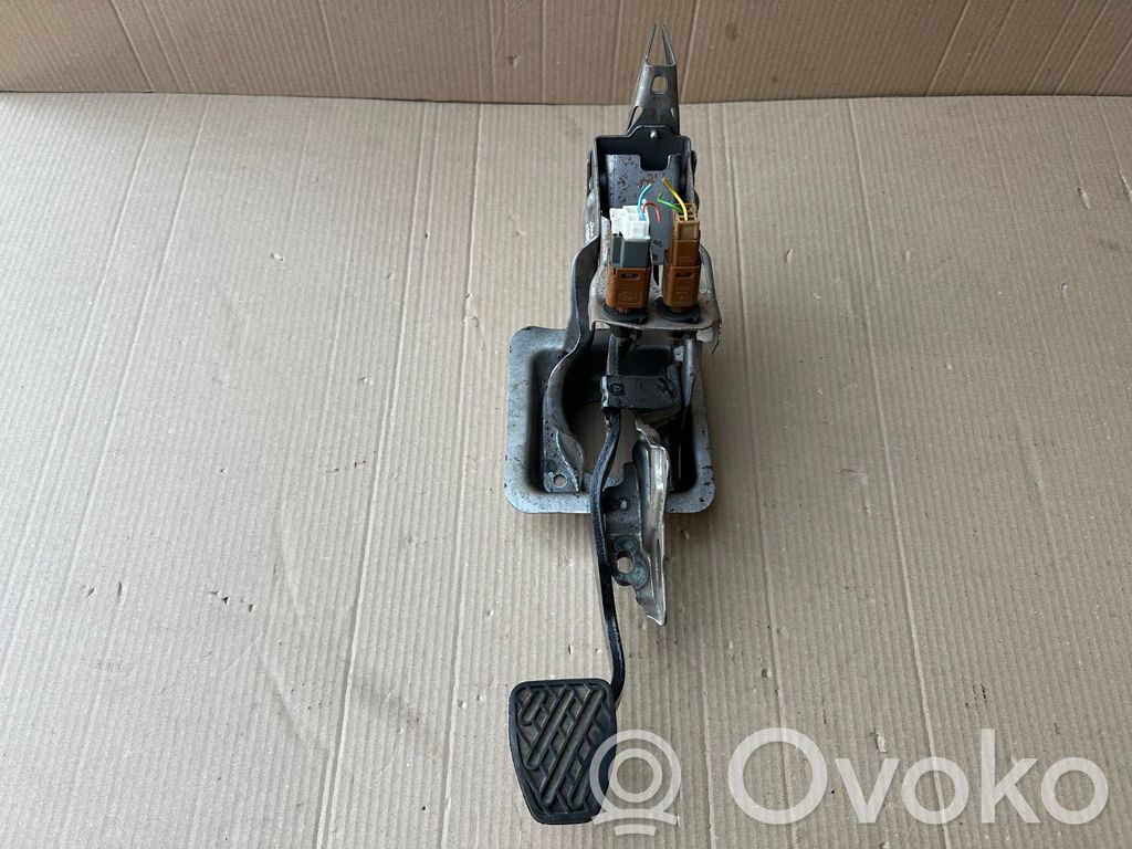 Nissan Note (E12) Stabdžių pedalas 