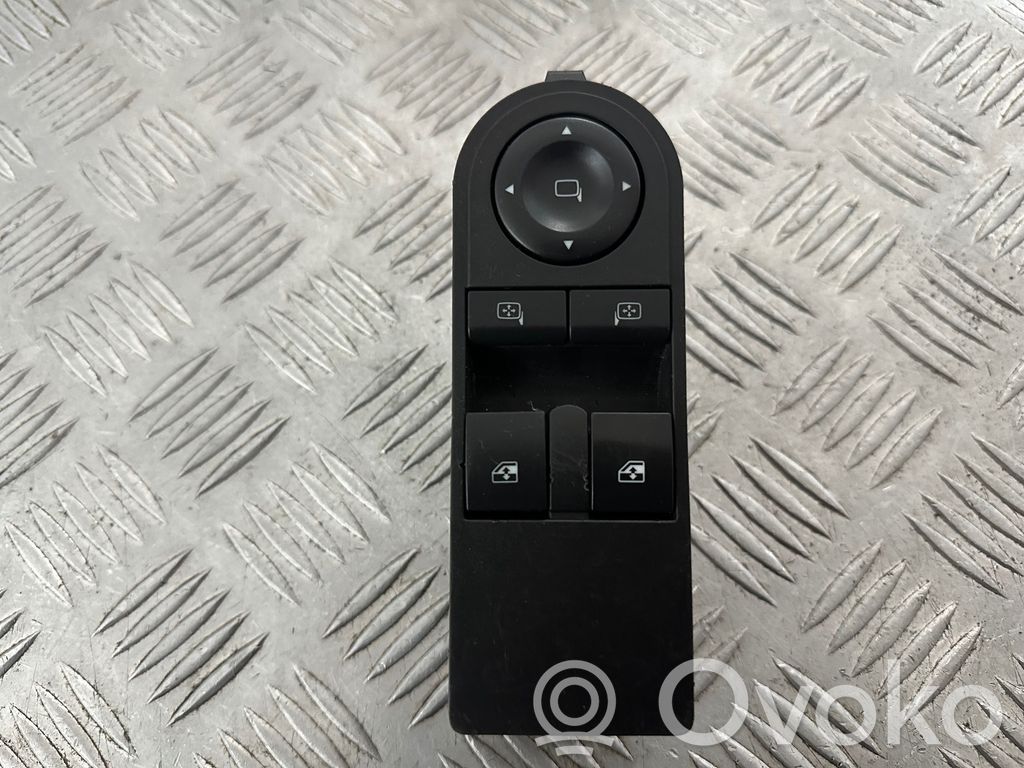 Opel Astra H Electric window control switch 