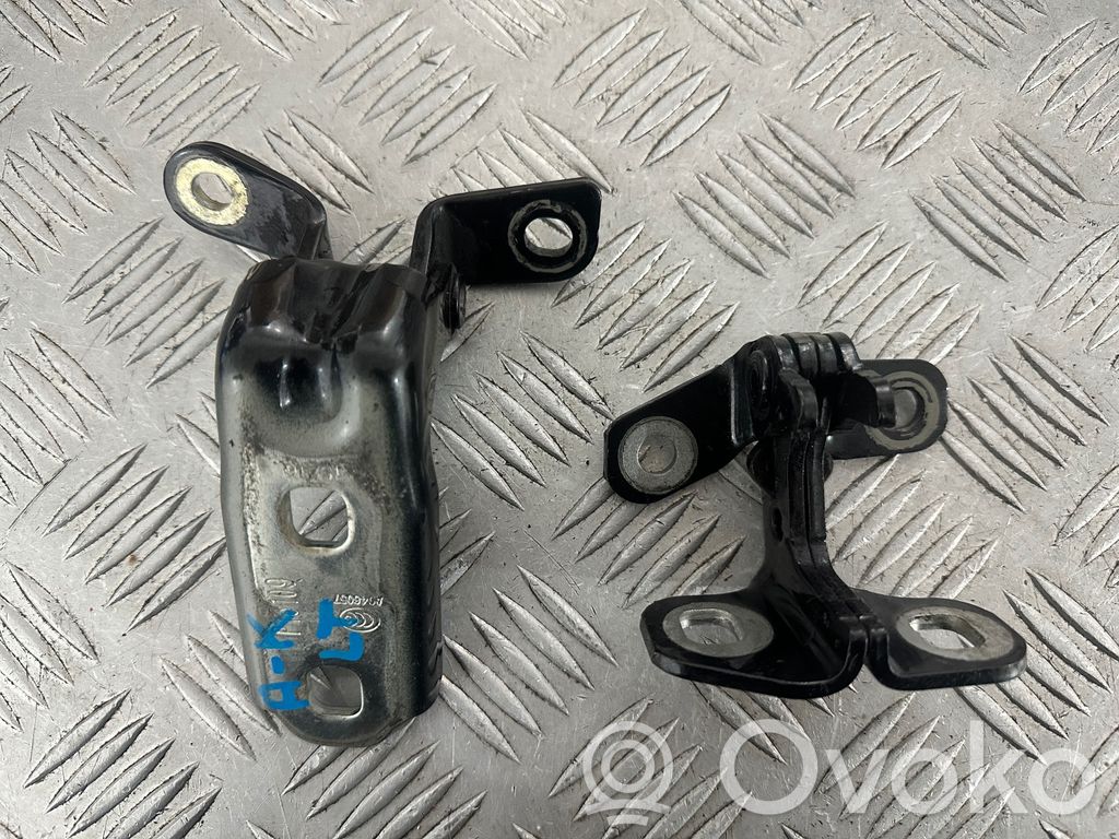 Opel Astra K Aizmugurē eņģu komplekts 