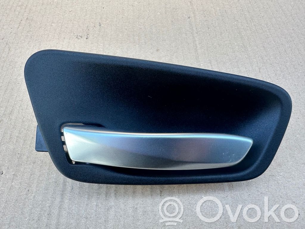 BMW 2 F45 Klamka wewnętrzna drzwi tylnych 
