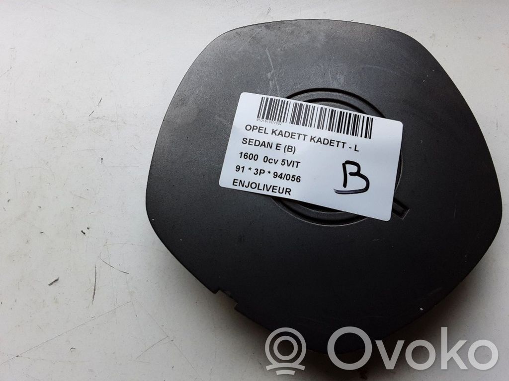 Opel Kadett E Original wheel cap 