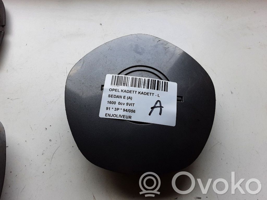 Opel Kadett E Original wheel cap 