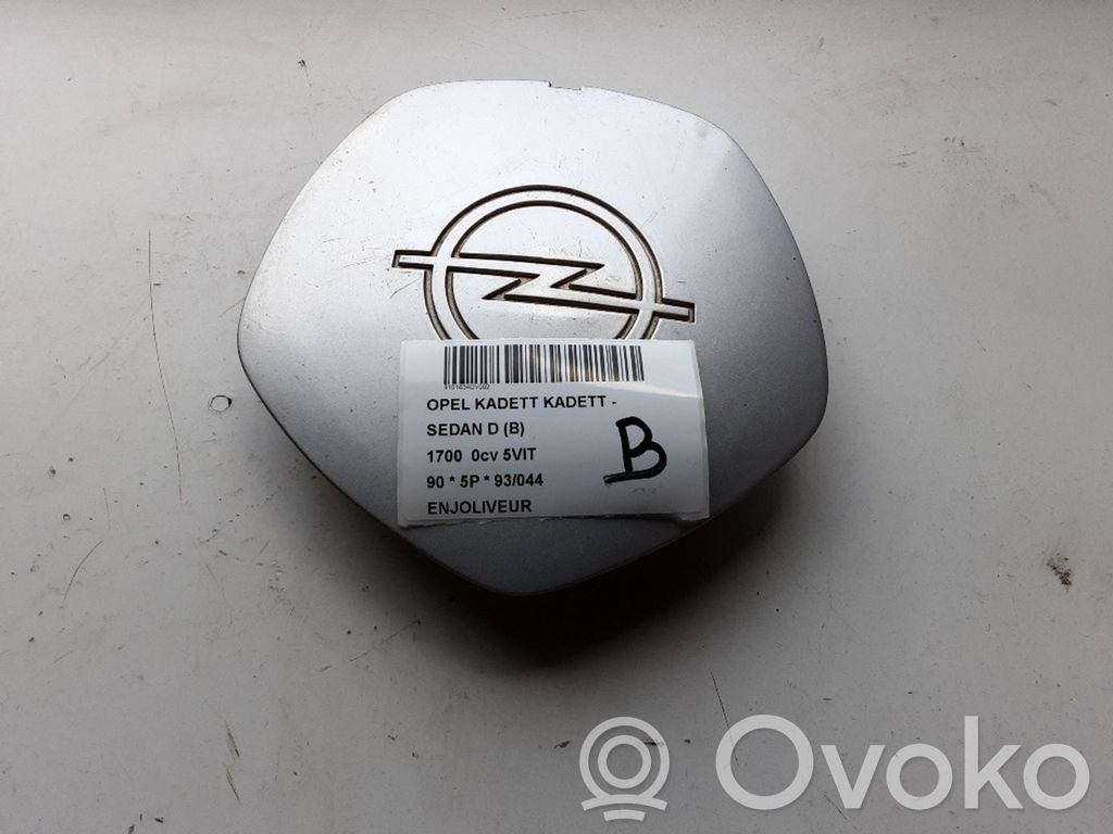 Opel Kadett E Original wheel cap 