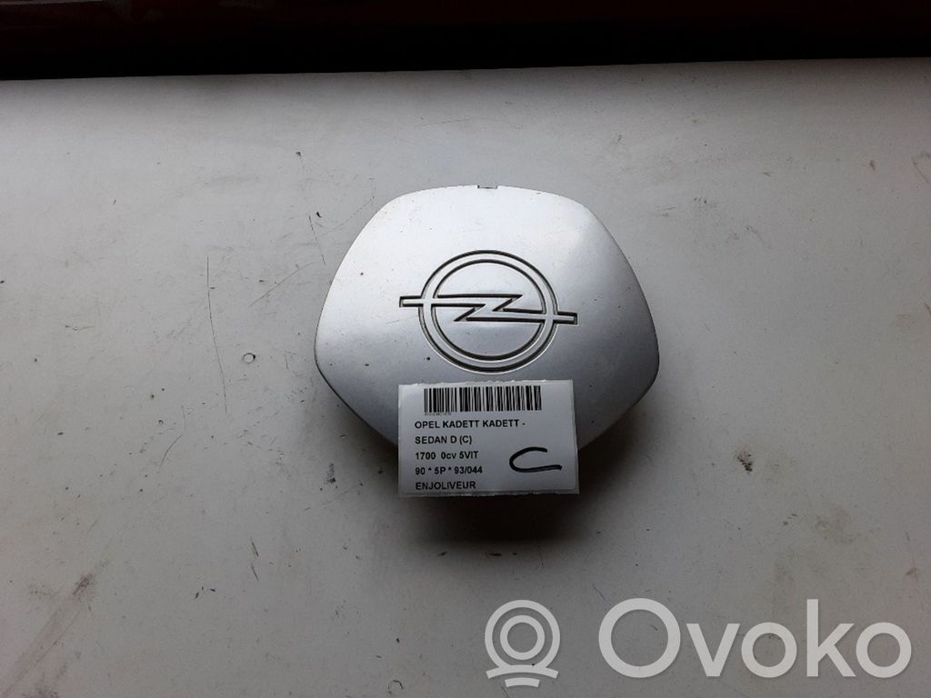 Opel Kadett E Original wheel cap 