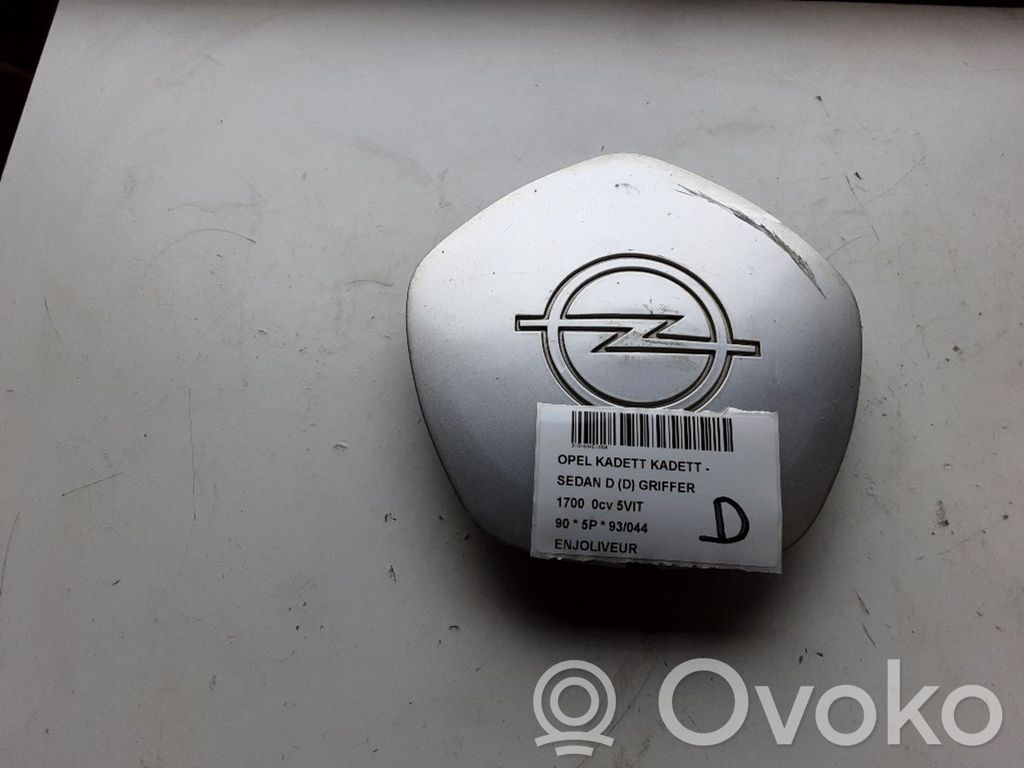 Opel Kadett E Original wheel cap 