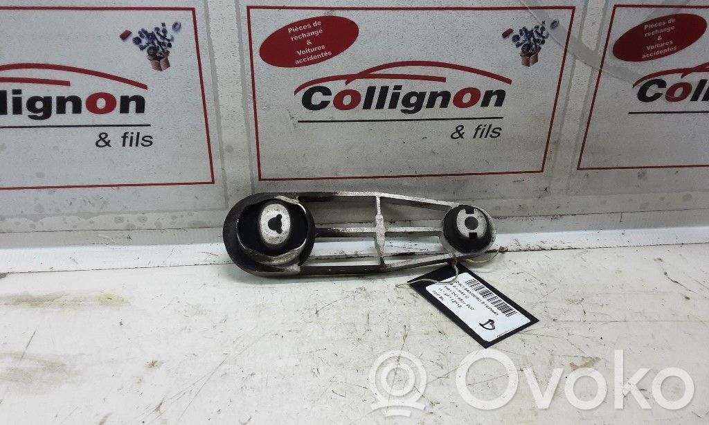 Dacia Sandero Gearbox mounting bracket 