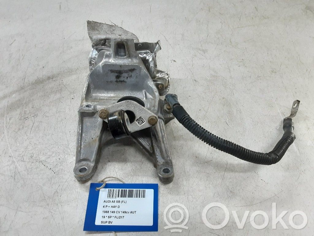 Audi A5 Gearbox mounting bracket 