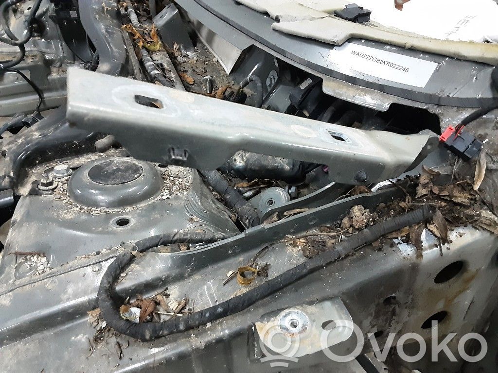 Audi A1 Engine bonnet/hood hinges 