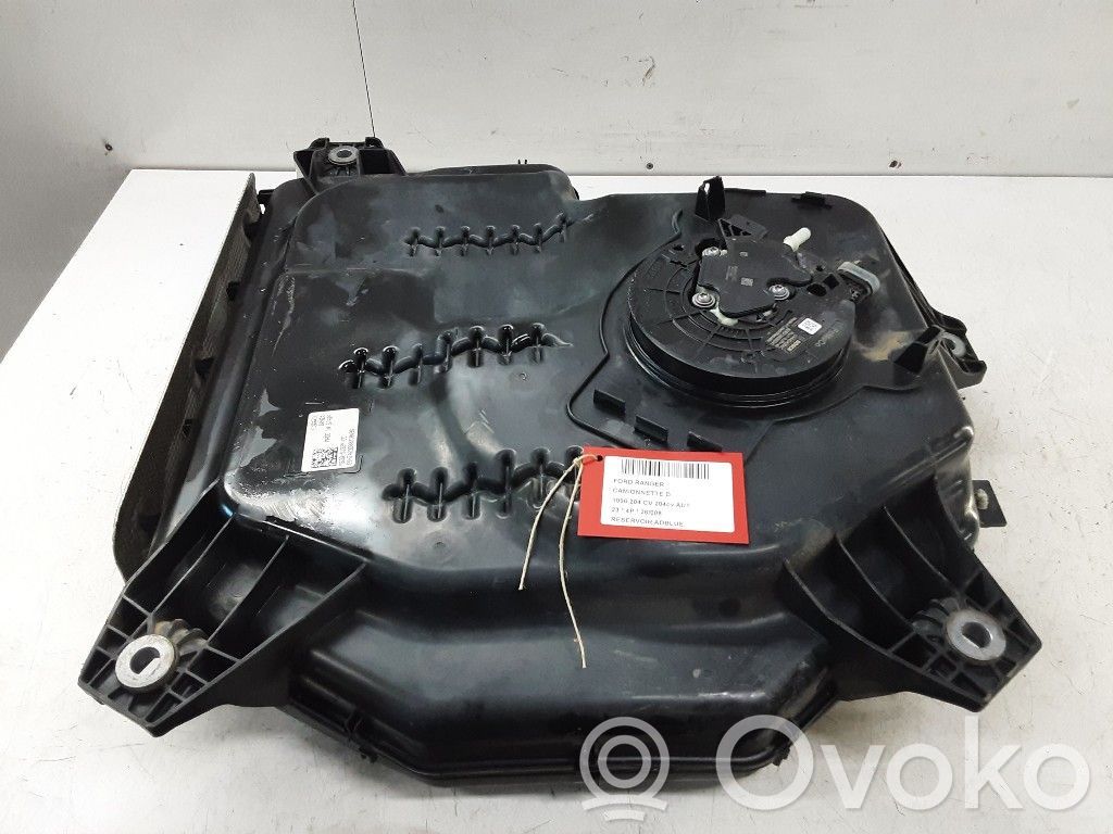 AdBlue-nestesäiliö   MB3Q5J228CC,MB3Q5J228CC