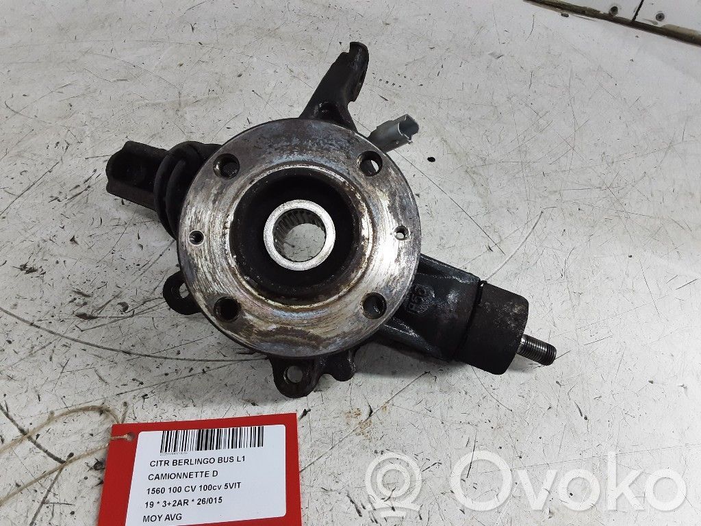 Front wheel hub