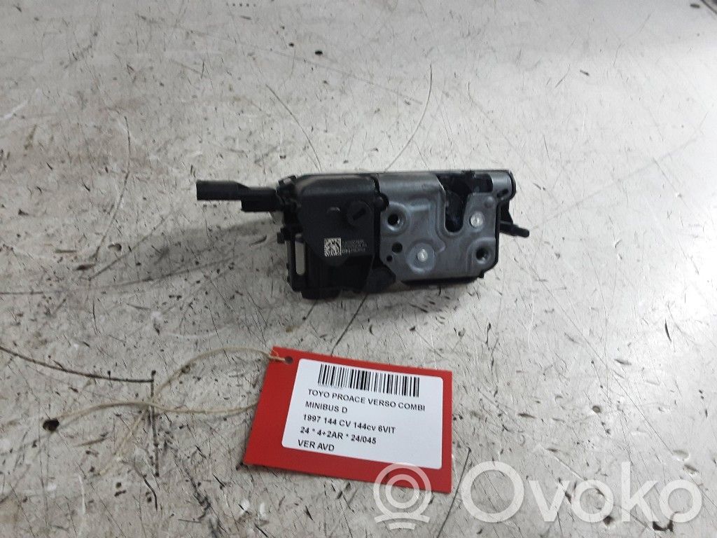 Priekšpusē slēdzene   PSA084140,PSA084140
