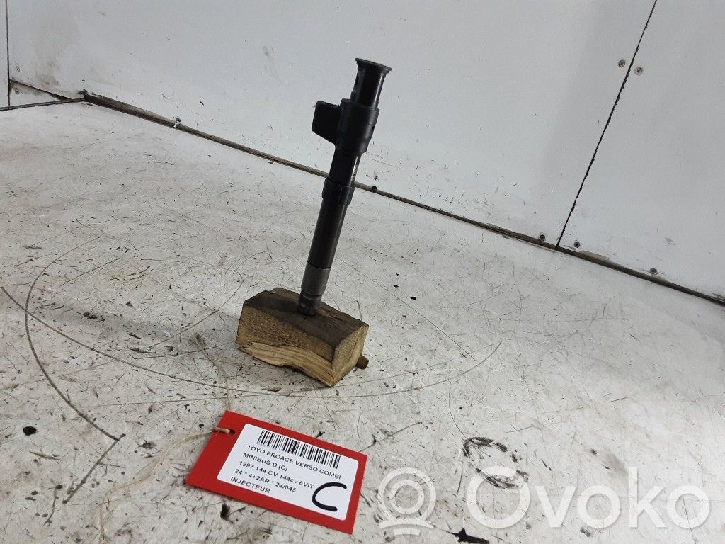 Inyector de combustible   228602943,228602943