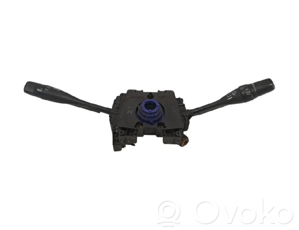 Nissan Terrano Otros interruptores/perillas/selectores 