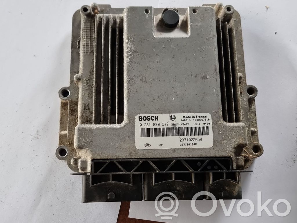 Unidad de control/módulo del motor   237102265R,0281030577