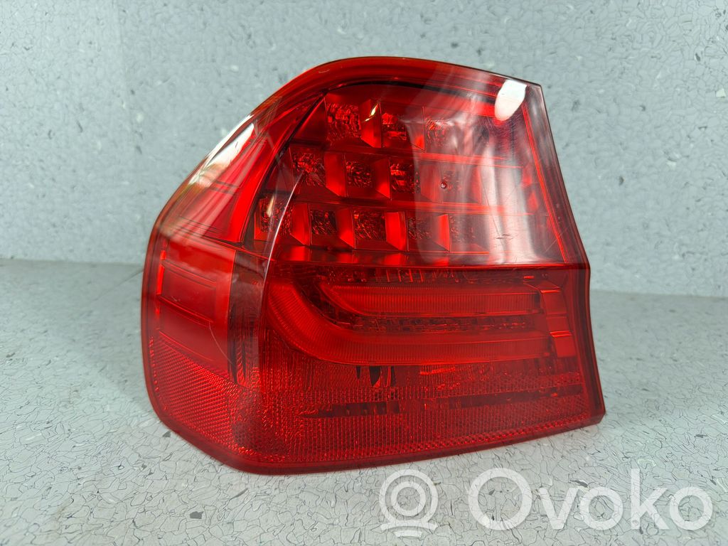 Rear/tail lights   7289429