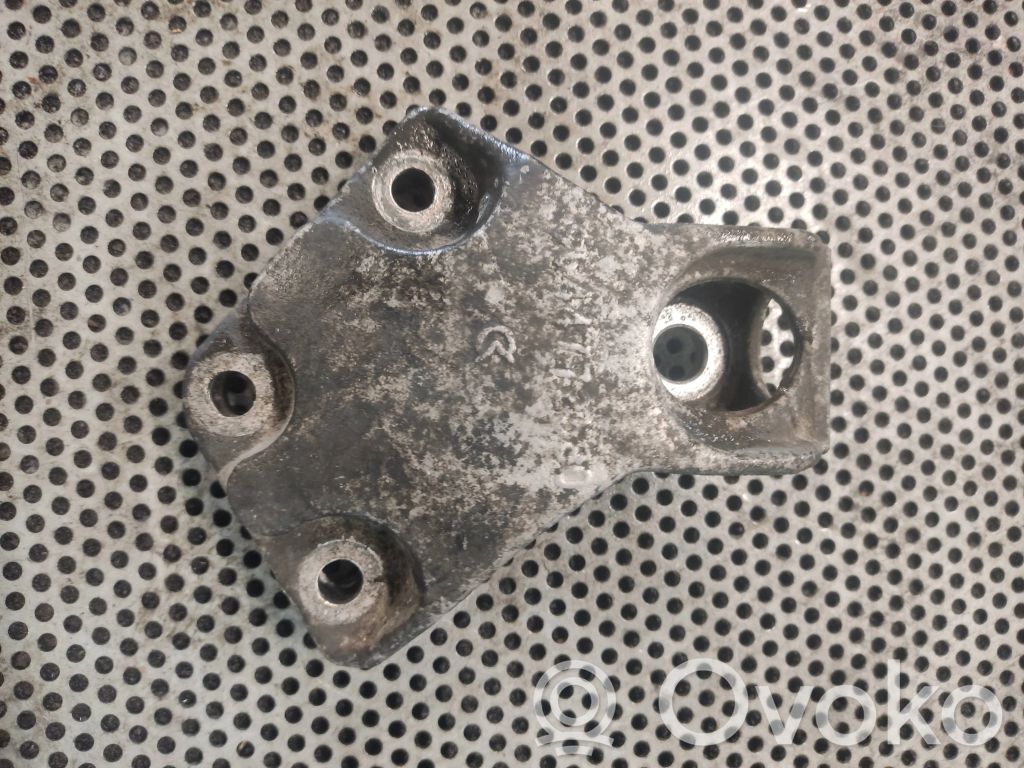 Engine mounting bracket   9644772580