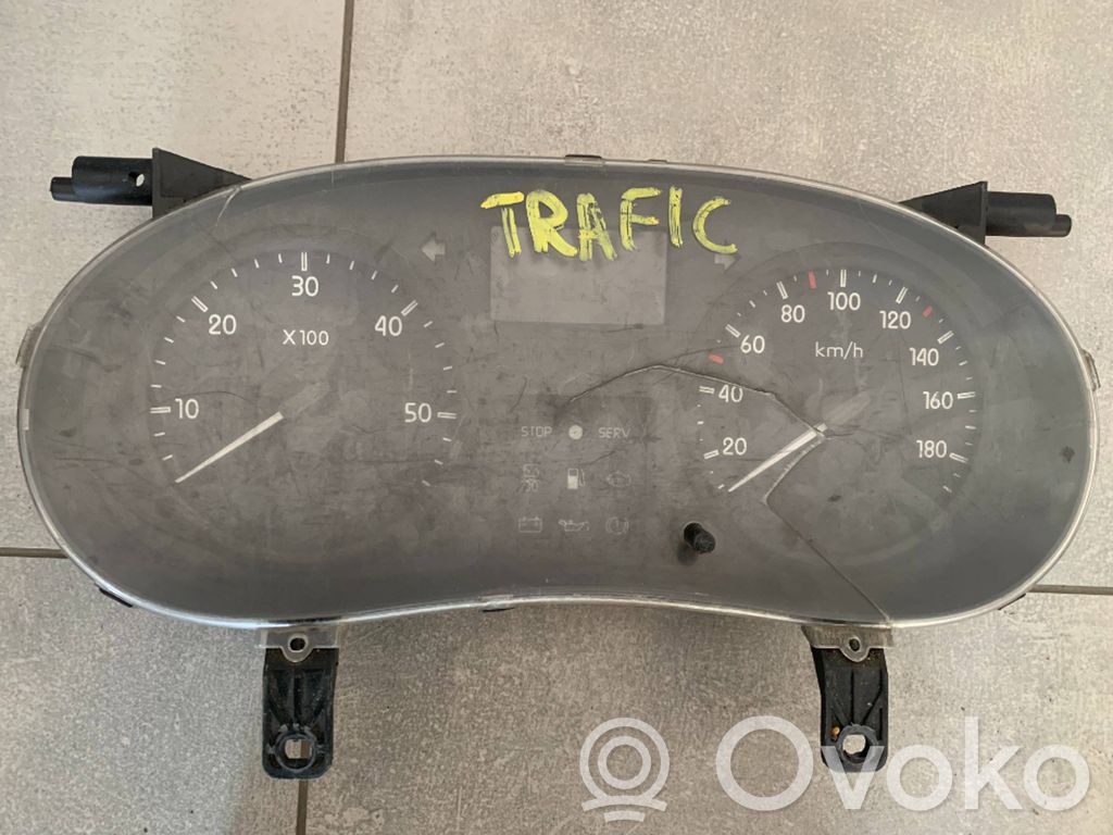 Renault Master II Geschwindigkeitsmesser Cockpit 