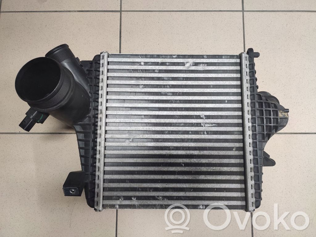 Audi Q7 4M Interkūlerio radiatorius 
