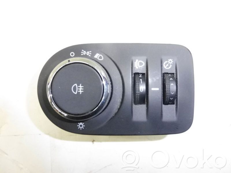 Light switch   13294814,251696,13294814,251696